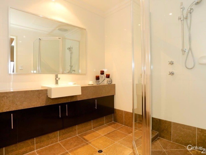 21B Oversby Street, Halls Head WA 6210