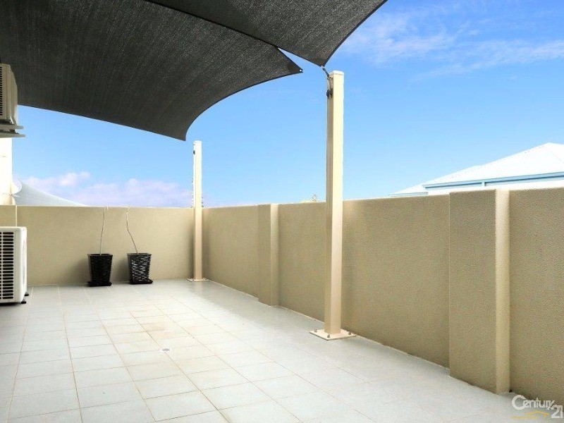 21B Oversby Street, Halls Head WA 6210