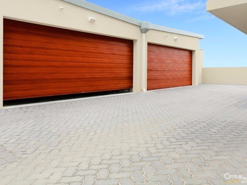 21B Oversby Street, Halls Head WA 6210