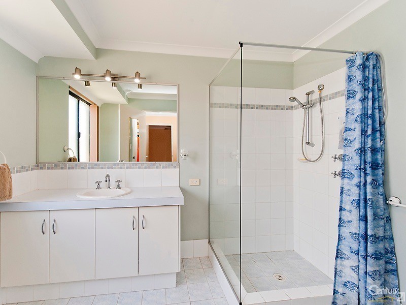 54 Paradise Circuit, Halls Head WA 6210