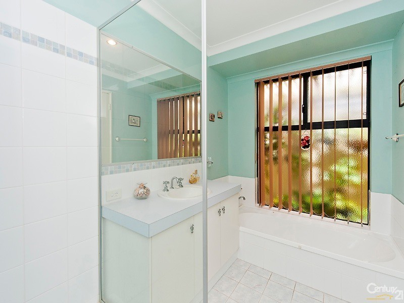 54 Paradise Circuit, Halls Head WA 6210