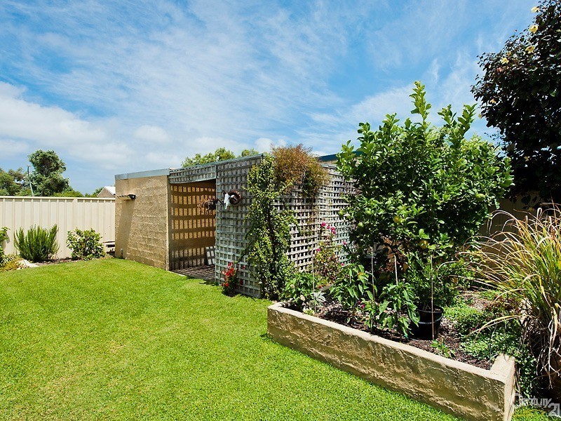 54 Paradise Circuit, Halls Head WA 6210