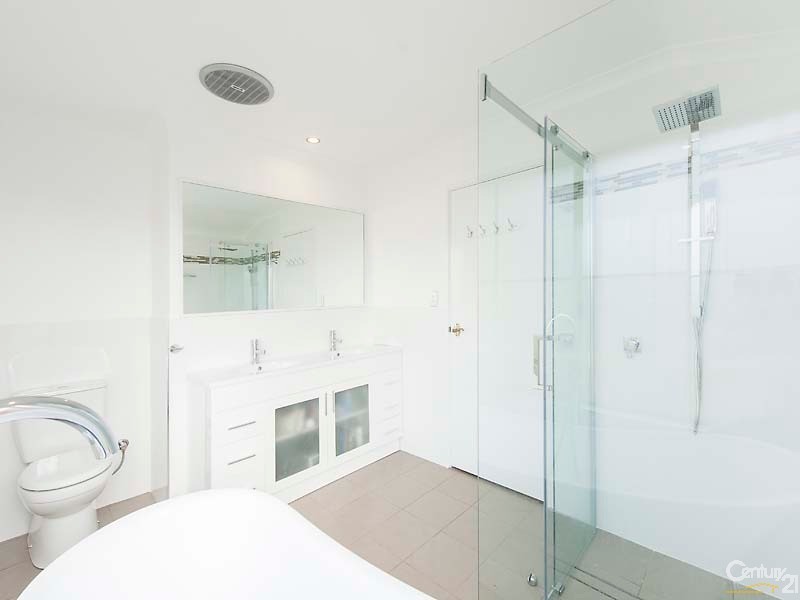 24 Cambria Island Retreat, Halls Head WA 6210