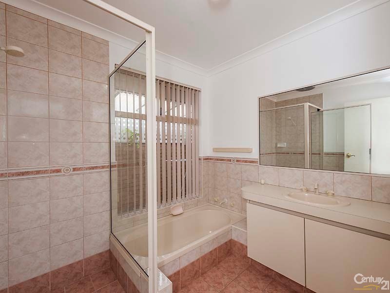 24 Cambria Island Retreat, Halls Head WA 6210