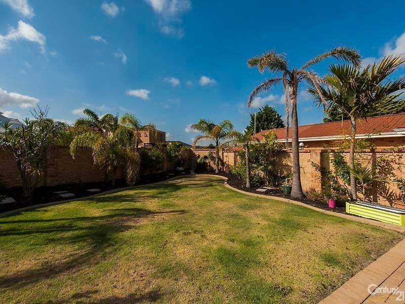 24 Cambria Island Retreat, Halls Head WA 6210