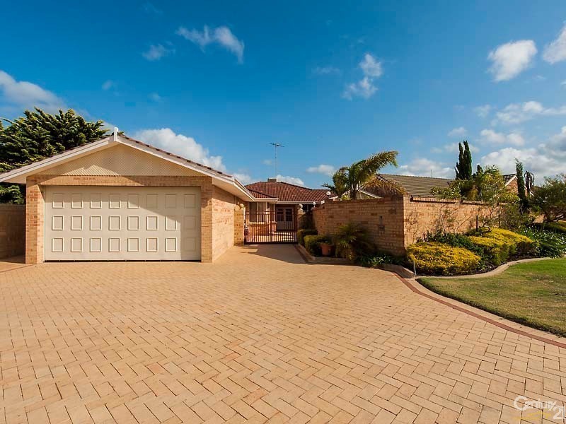 24 Cambria Island Retreat, Halls Head WA 6210