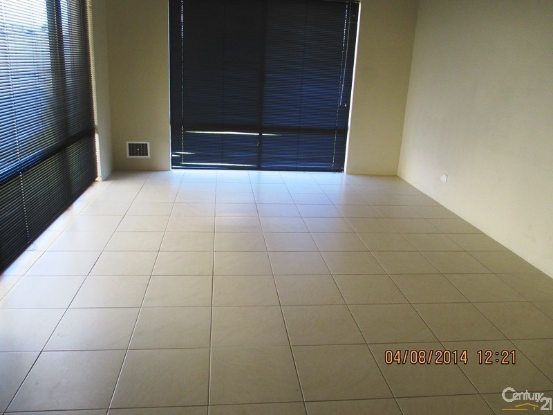 4 Inwood Lane, Meadow Springs WA 6210