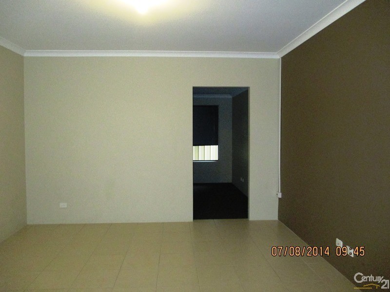 4 Inwood Lane, Meadow Springs WA 6210