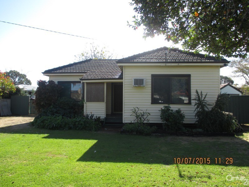 8 Service Street, Mandurah WA 6210