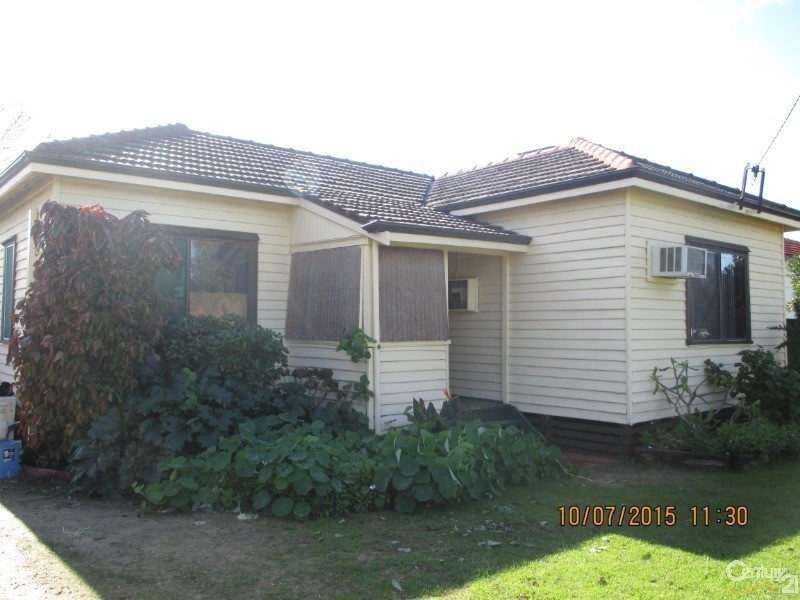 8 Service Street, Mandurah WA 6210