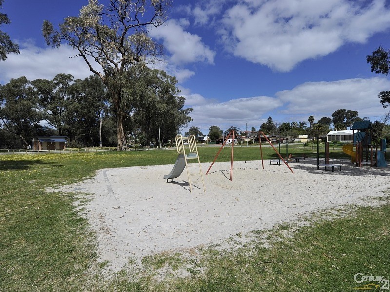 19 Jupiter Way, Greenfields WA 6210