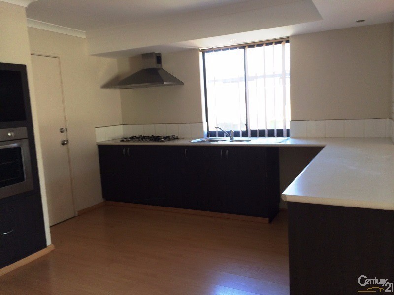 3 Adela Bend, Lakelands WA 6180