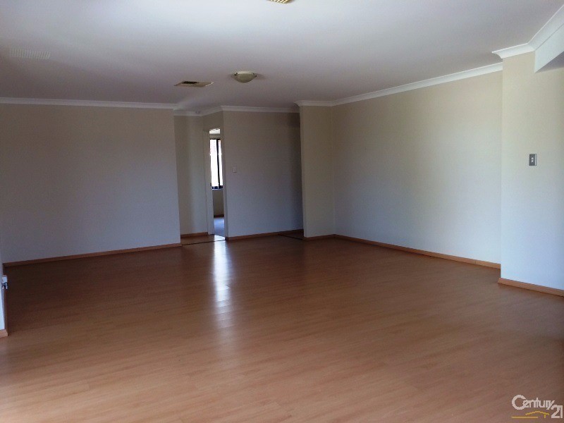 3 Adela Bend, Lakelands WA 6180