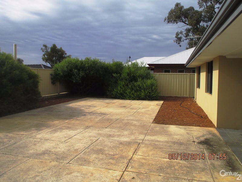 3 Adela Bend, Lakelands WA 6180