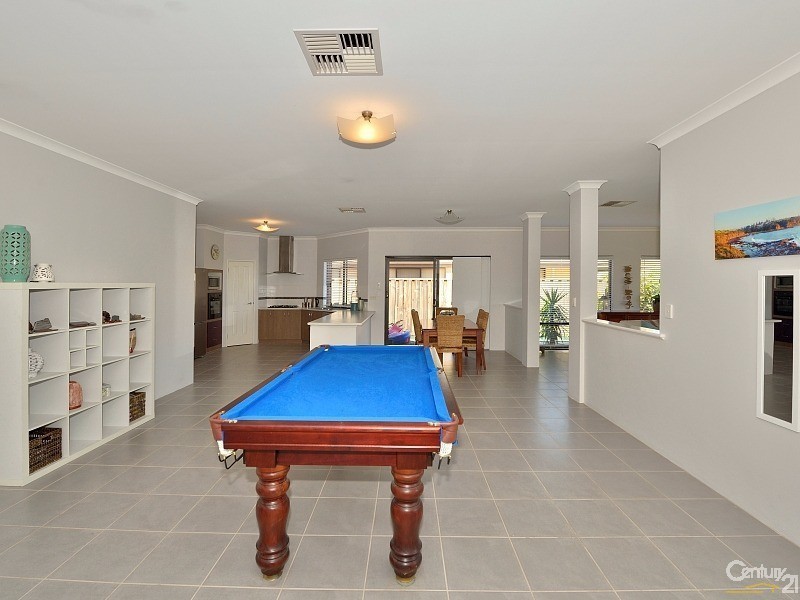 21 Marsdenia Road, Halls Head WA 6210