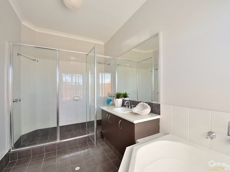 21 Marsdenia Road, Halls Head WA 6210