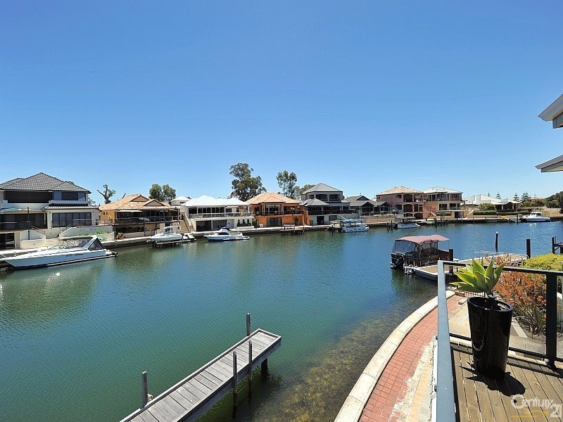 7 Ragamuffin Point, Halls Head WA 6210