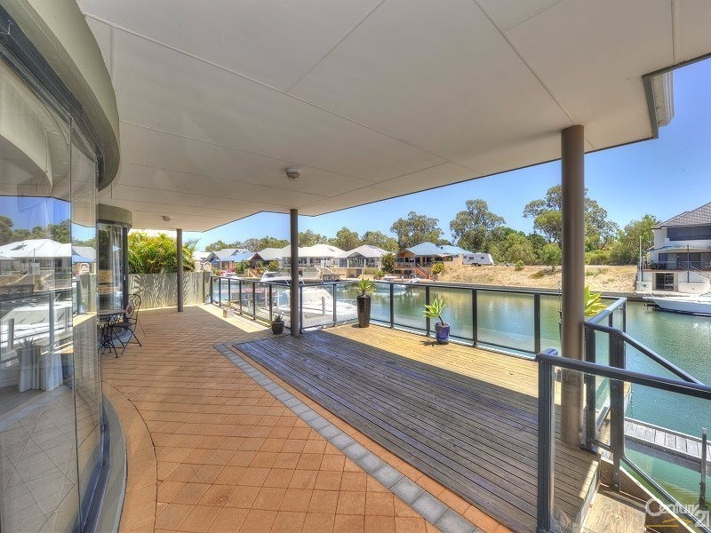7 Ragamuffin Point, Halls Head WA 6210