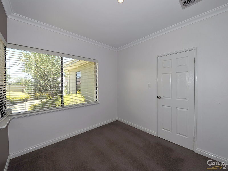 7 Ragamuffin Point, Halls Head WA 6210