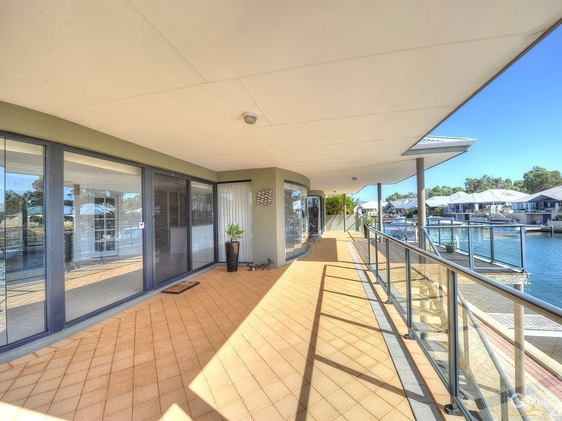 7 Ragamuffin Point, Halls Head WA 6210