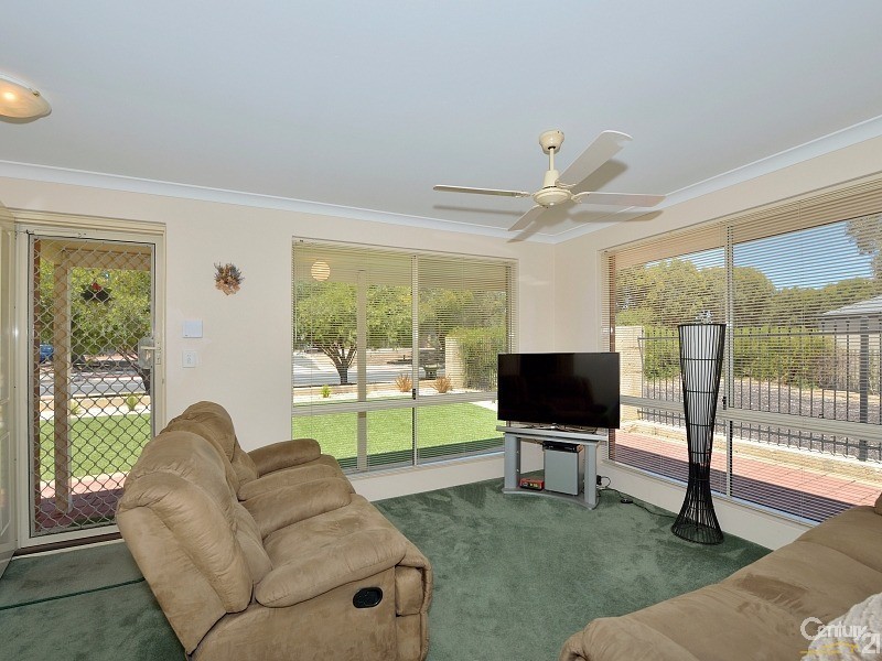 183 Oakmont Avenue, Meadow Springs WA 6210