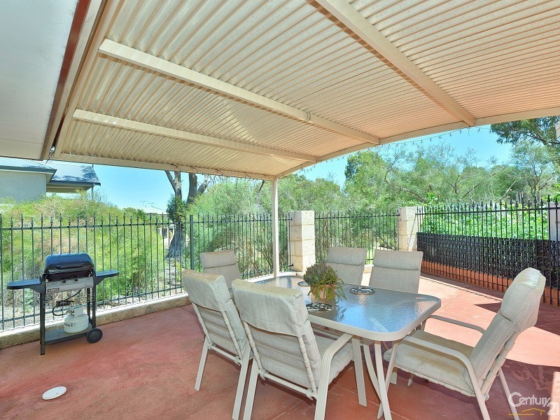 183 Oakmont Avenue, Meadow Springs WA 6210