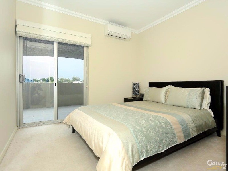 21B  Oversby Street, Halls Head WA 6210