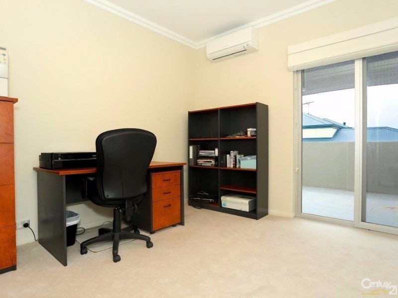 21B  Oversby Street, Halls Head WA 6210