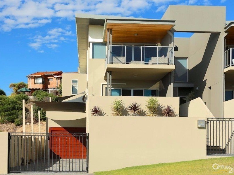 21B  Oversby Street, Halls Head WA 6210