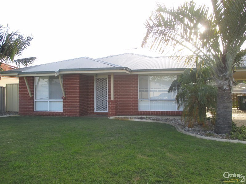 3 Sunningdale Chase, Meadow Springs WA 6210