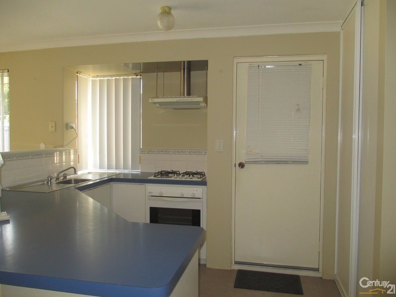 3 Sunningdale Chase, Meadow Springs WA 6210