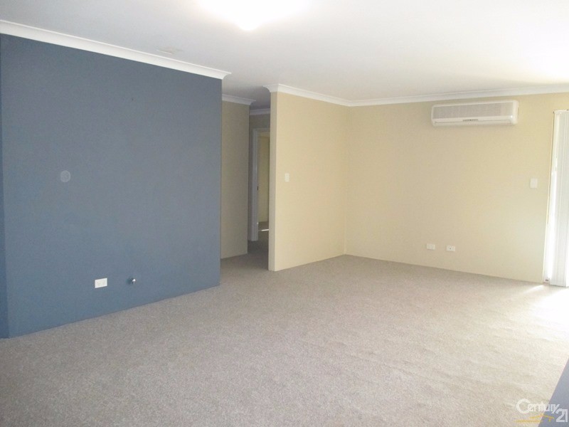 3 Sunningdale Chase, Meadow Springs WA 6210