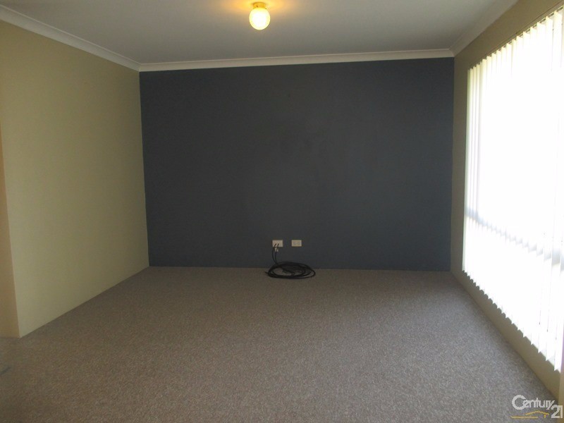 3 Sunningdale Chase, Meadow Springs WA 6210