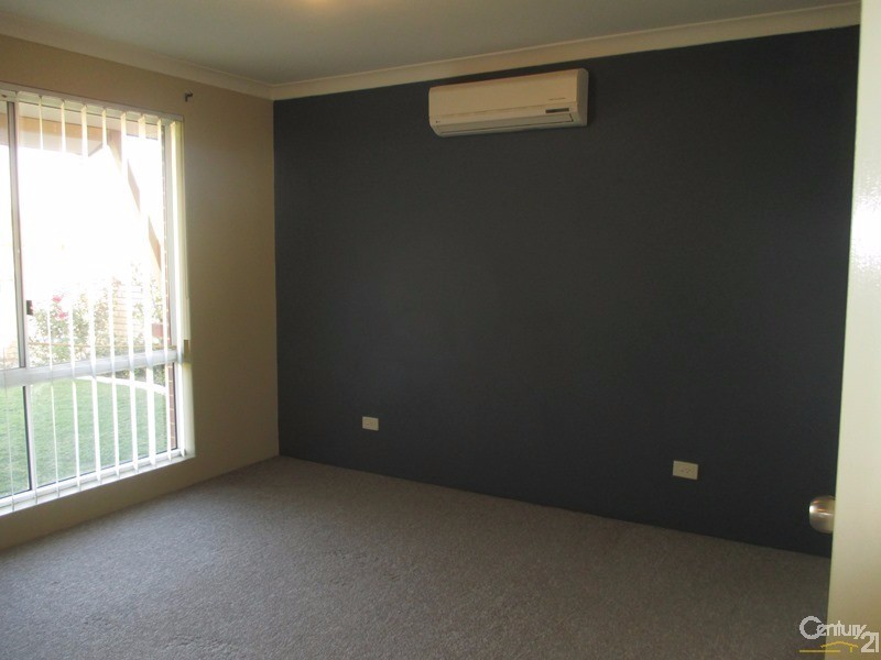 3 Sunningdale Chase, Meadow Springs WA 6210