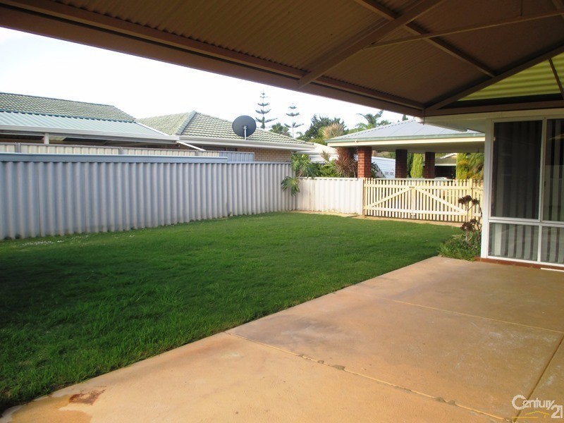 3 Sunningdale Chase, Meadow Springs WA 6210