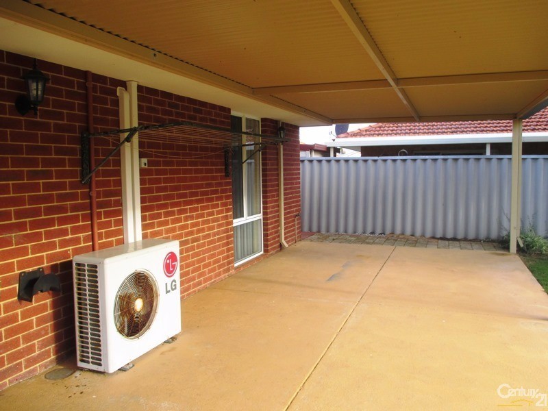 3 Sunningdale Chase, Meadow Springs WA 6210