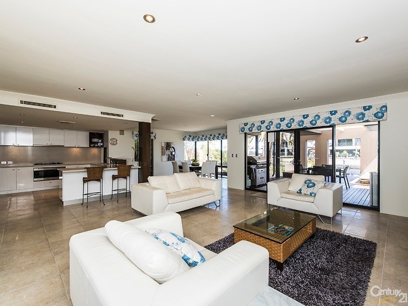 5 Waterlily Drive, Dudley Park WA 6210