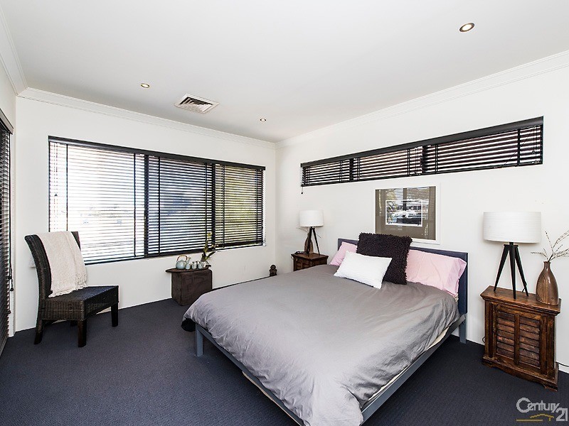 5 Waterlily Drive, Dudley Park WA 6210