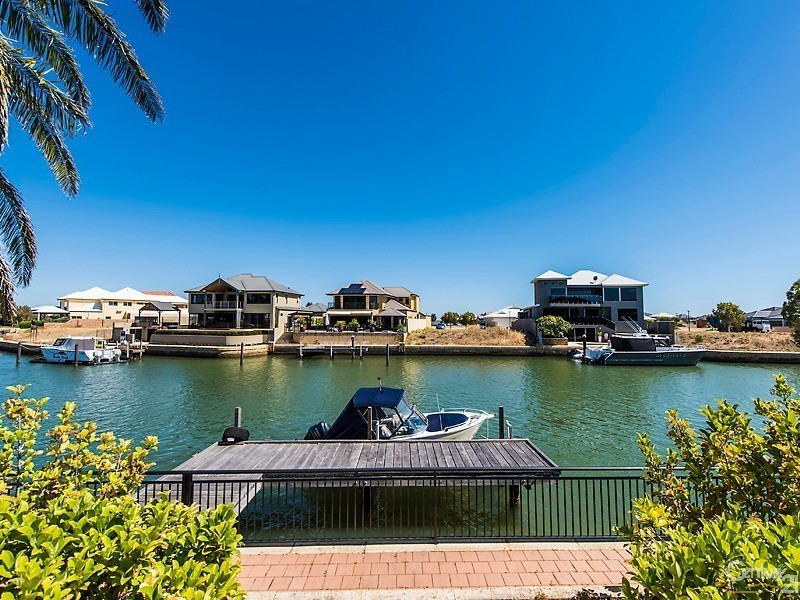 5 Waterlily Drive, Dudley Park WA 6210