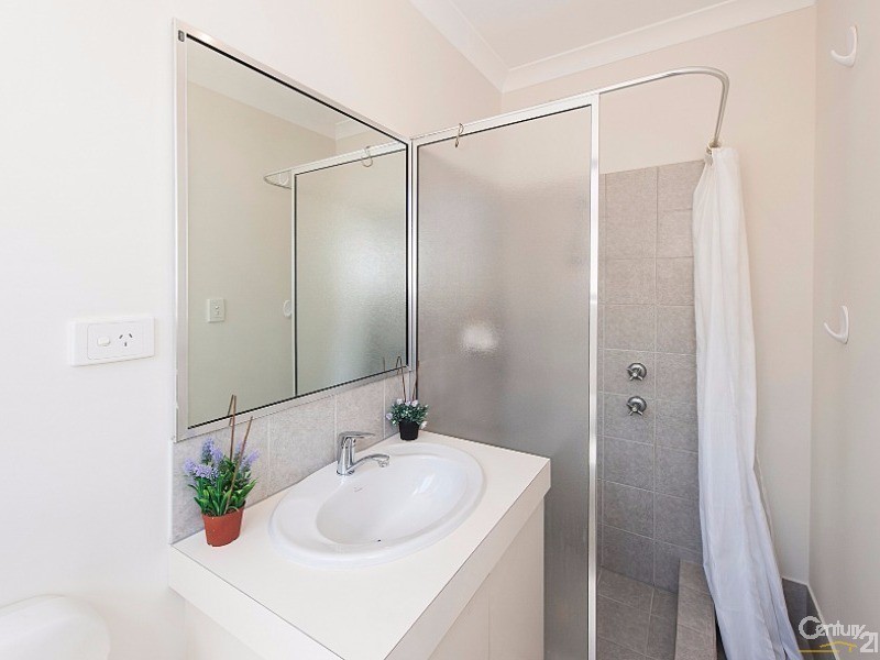 23 Dunster Way, Orelia WA 6167