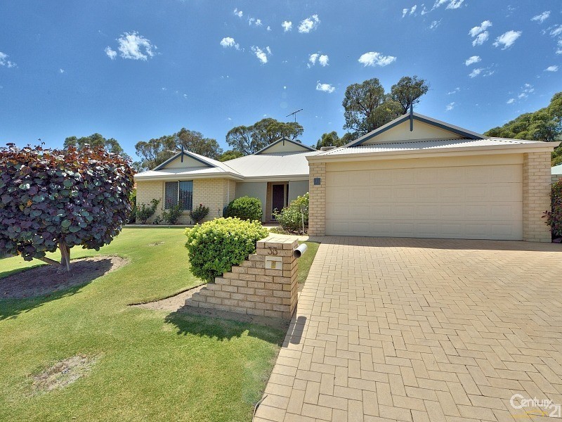 33 Sunningdale Chase, Meadow Springs WA 6210
