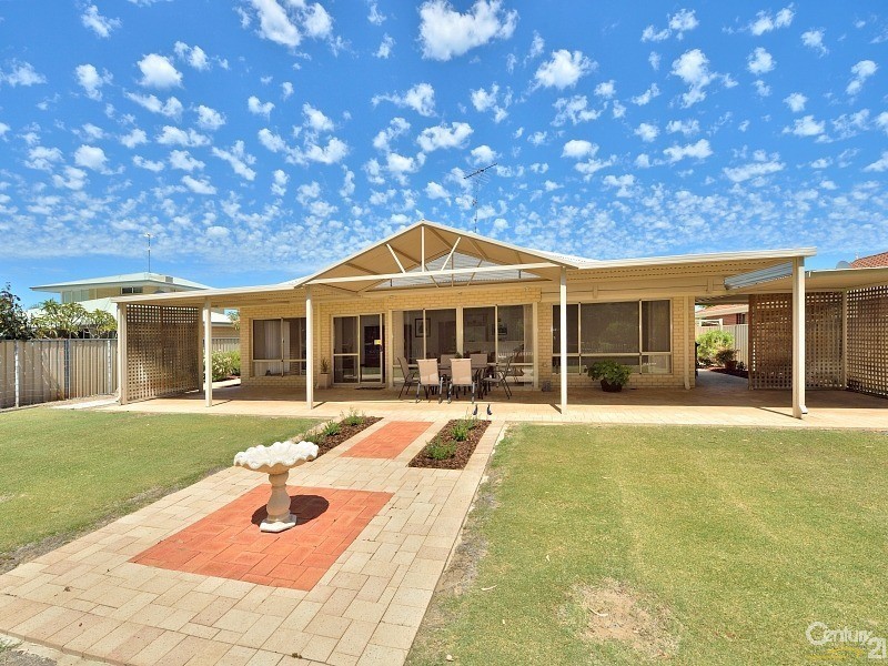 33 Sunningdale Chase, Meadow Springs WA 6210