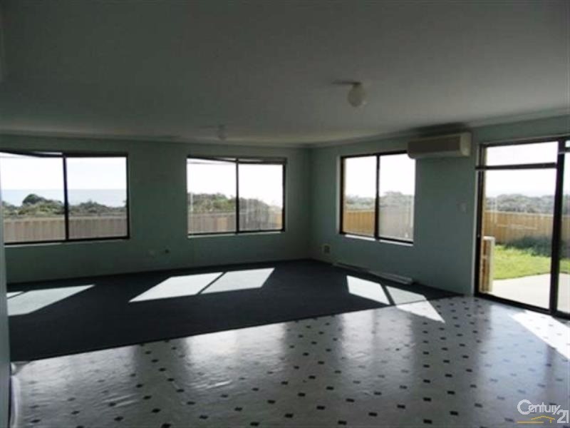 54 Ronsard Drive, San Remo WA 6210