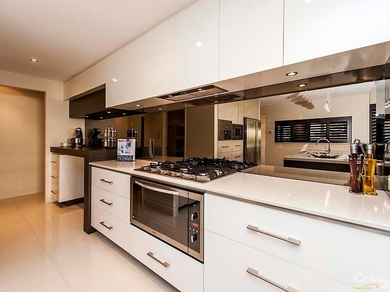 15 Jasper Way, Lakelands WA 6180