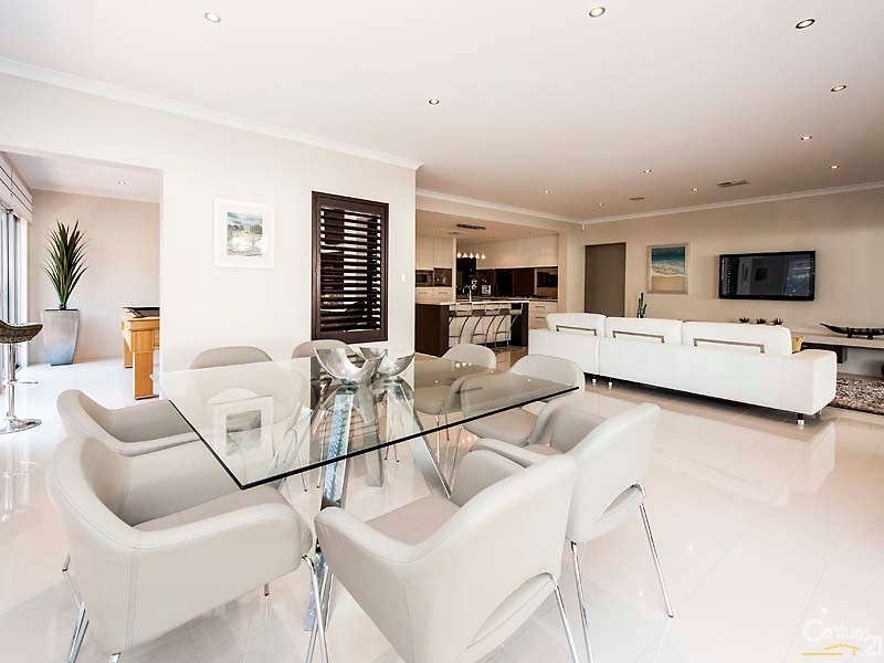 15 Jasper Way, Lakelands WA 6180