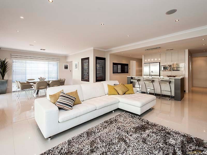 15 Jasper Way, Lakelands WA 6180