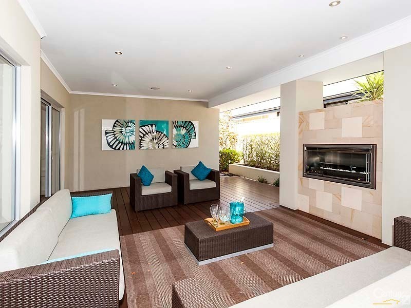 15 Jasper Way, Lakelands WA 6180