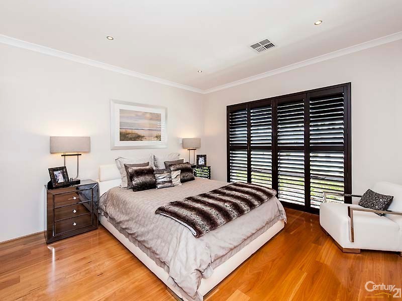 15 Jasper Way, Lakelands WA 6180