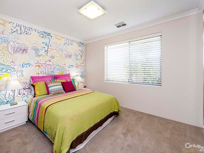 15 Jasper Way, Lakelands WA 6180