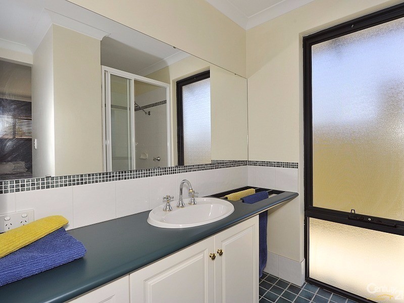 4A Sefton Court, Silver Sands WA 6210